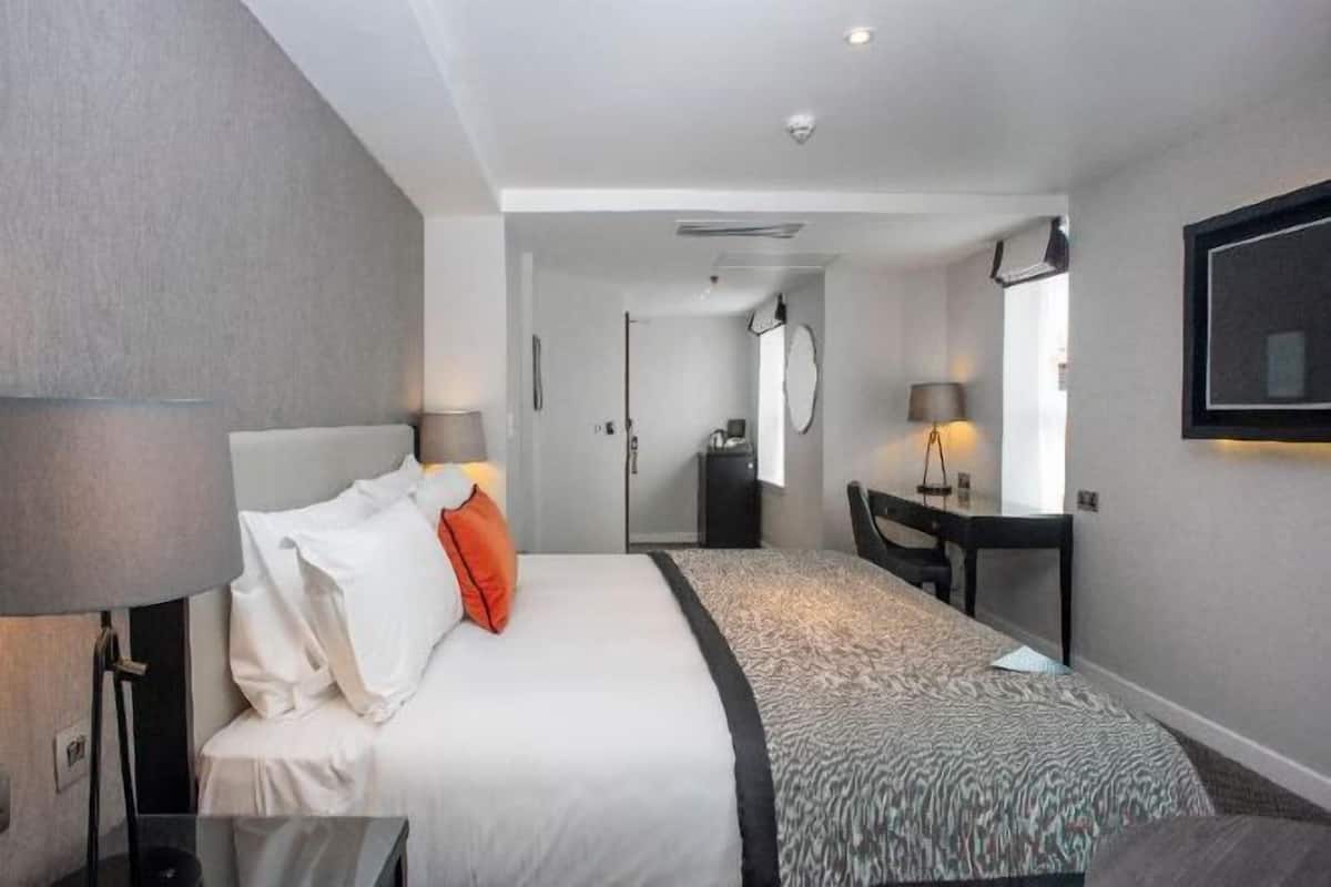 1 bedroom, hypo-allergenic bedding, in-room safe, individually decorated