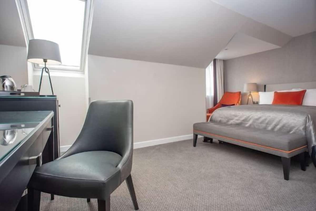 1 bedroom, hypo-allergenic bedding, in-room safe, individually decorated