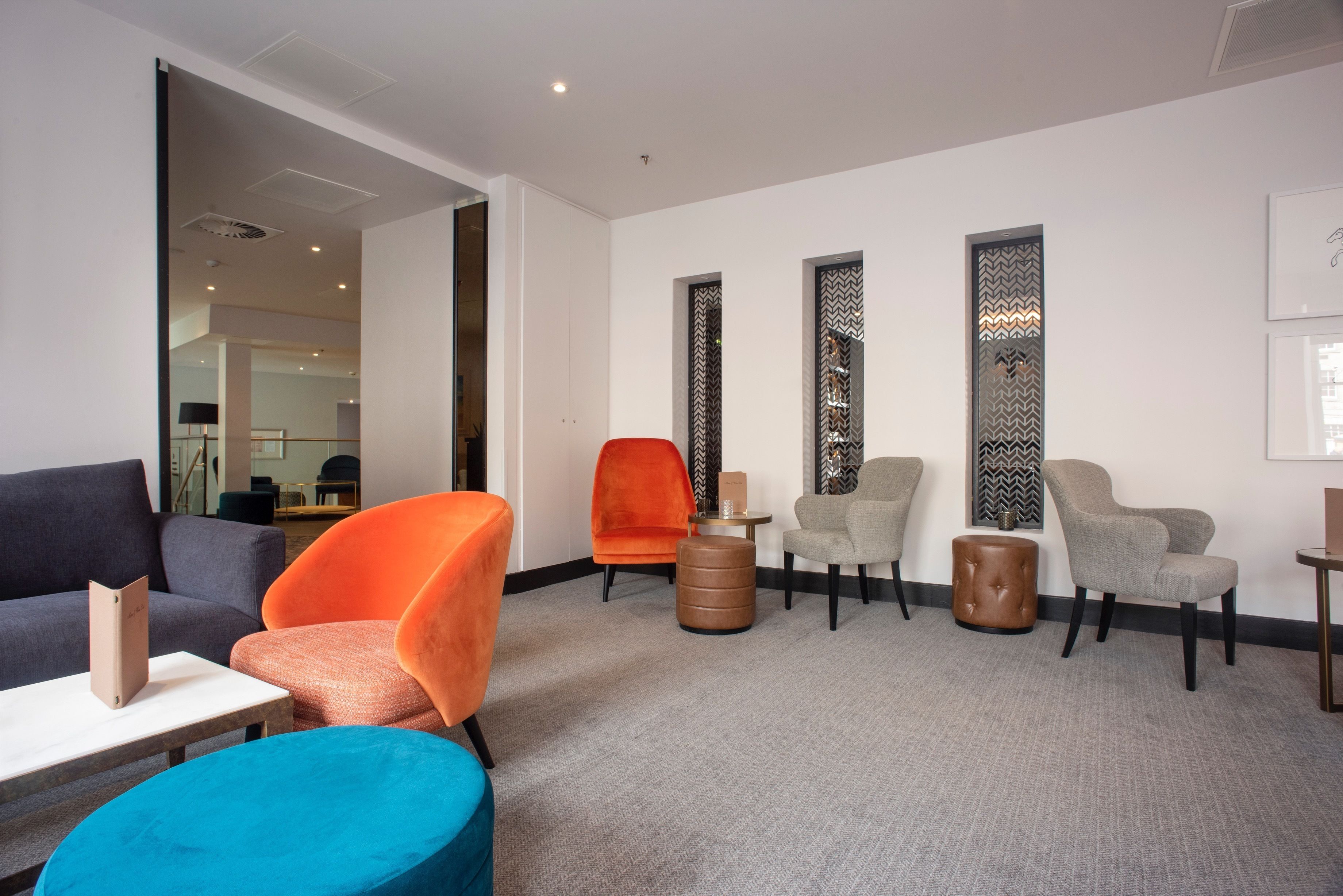 serves lunch and dinner