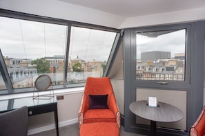 Junior Suite, 1 King Bed, Non Smoking | 1 bedroom, hypo-allergenic bedding, in-room safe, individually decorated - Ten Hill Place (Edinburgh)