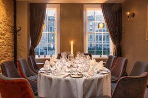 Serveert ontbijt en diner