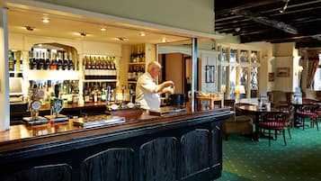 Bar (trong khuôn viên)