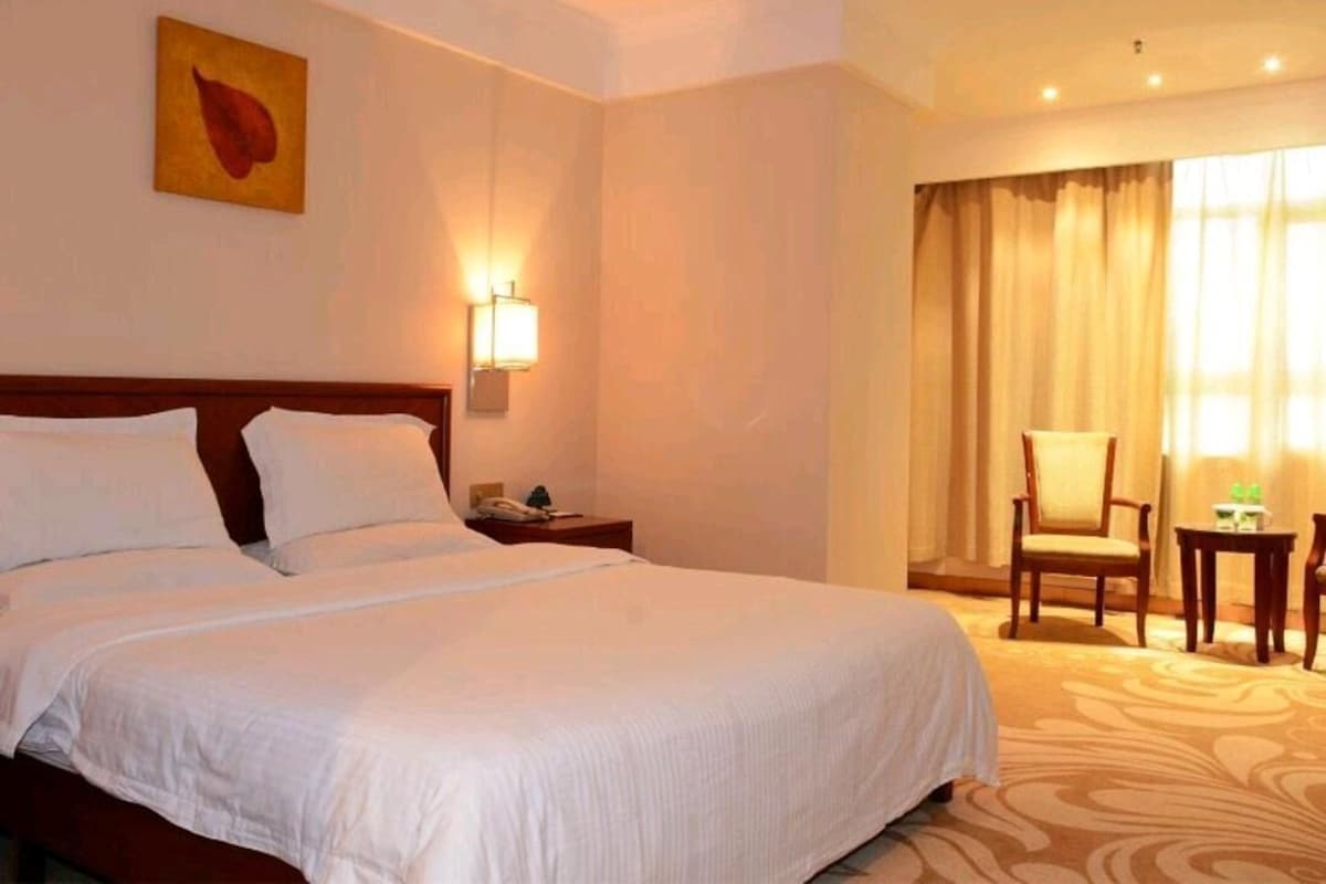 Caja fuerte, wifi gratis, ropa de cama
