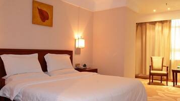 In-room safe, free WiFi, bed sheets