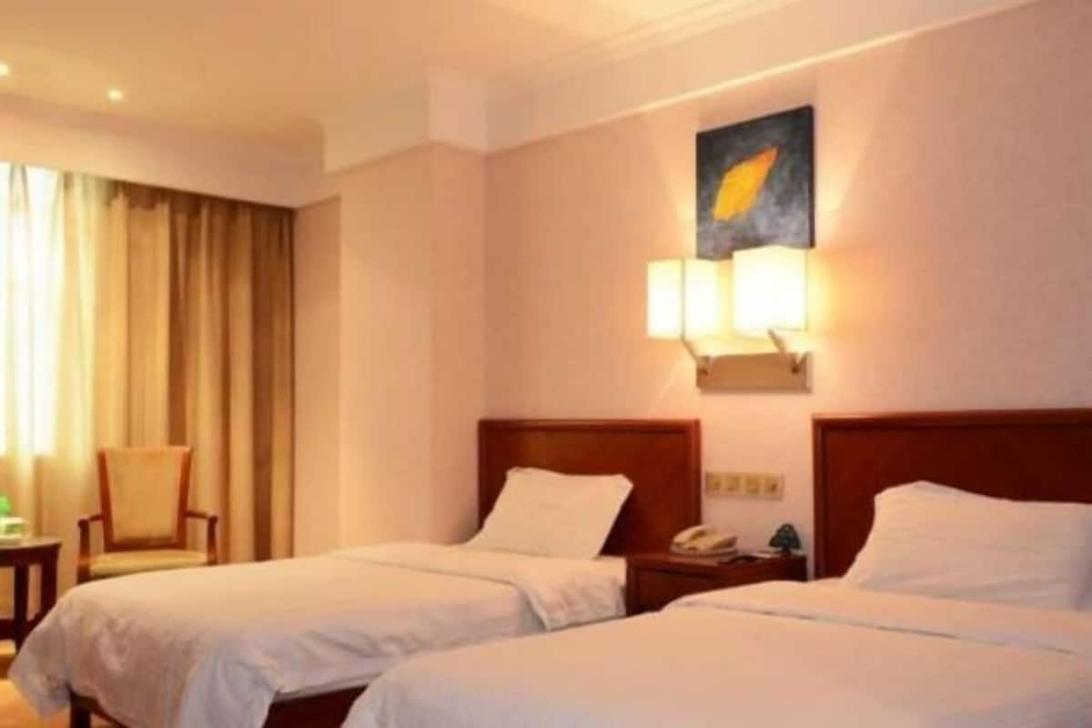 1 bedroom, in-room safe, free WiFi, bed sheets