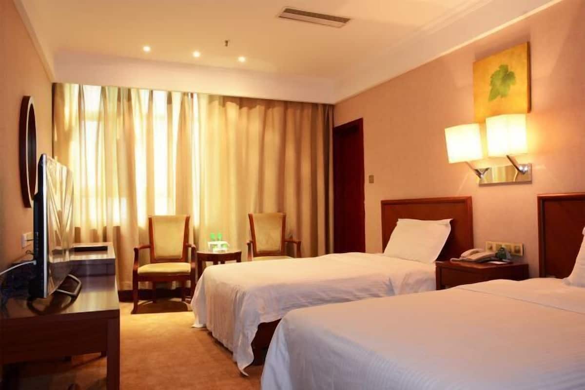 1 bedroom, in-room safe, free WiFi, bed sheets