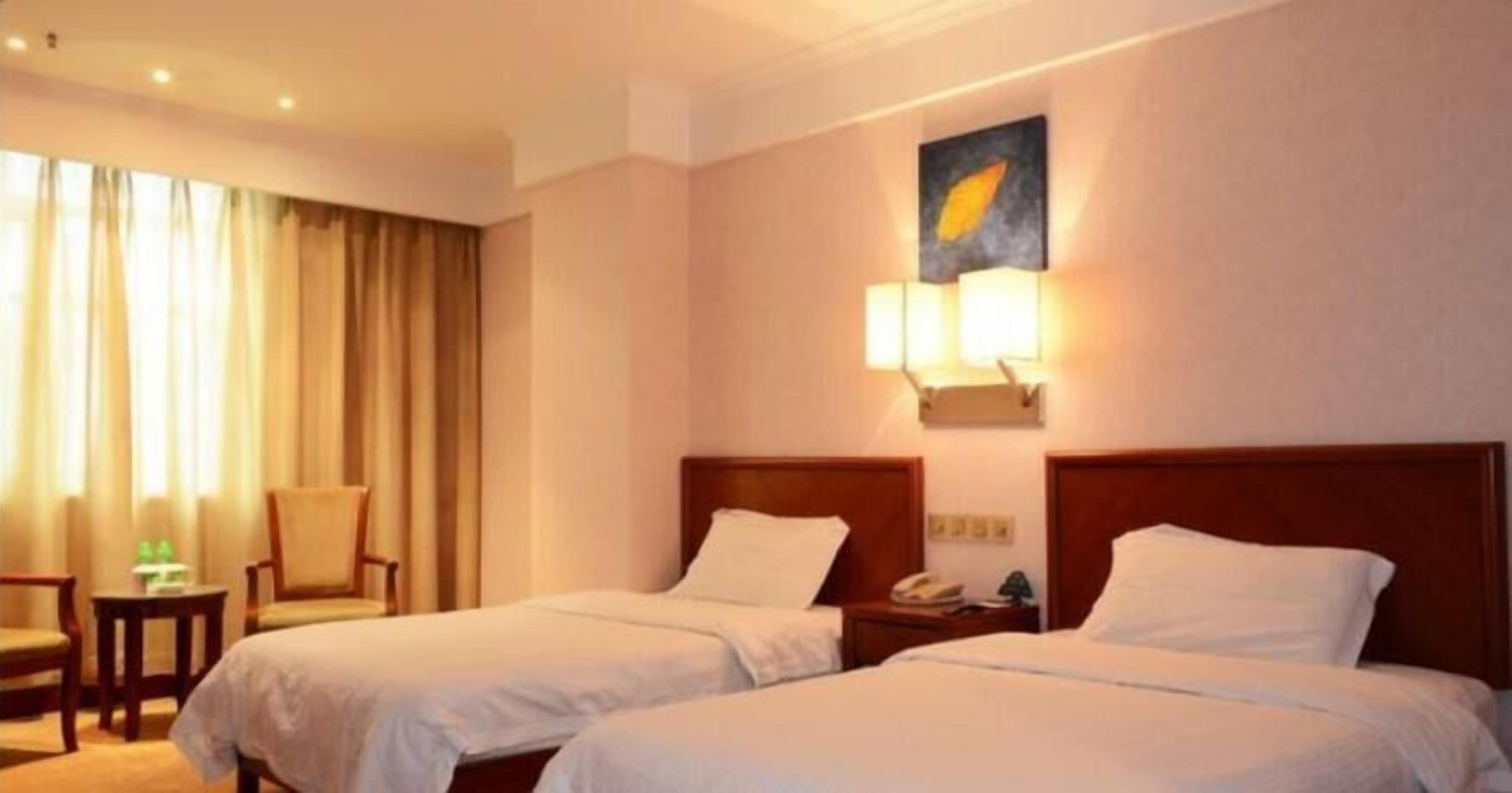Cofres nos quartos, Wi-Fi de cortesia, roupa de cama