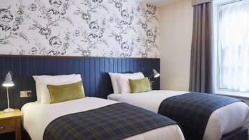 Twin Room | Desk, free WiFi