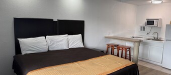 Belmont Inn And Suites