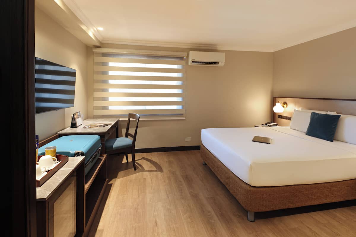 Premium bedding, minibar, in-room safe, desk