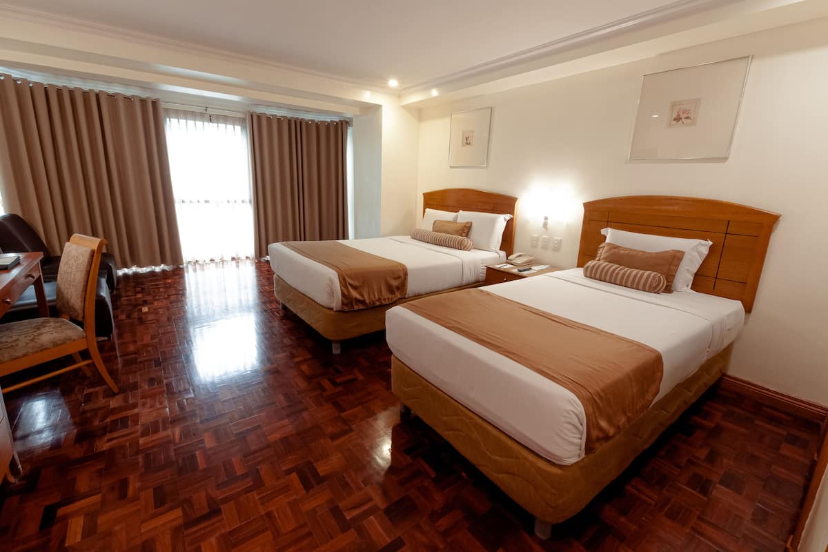 Premium bedding, minibar, in-room safe, desk