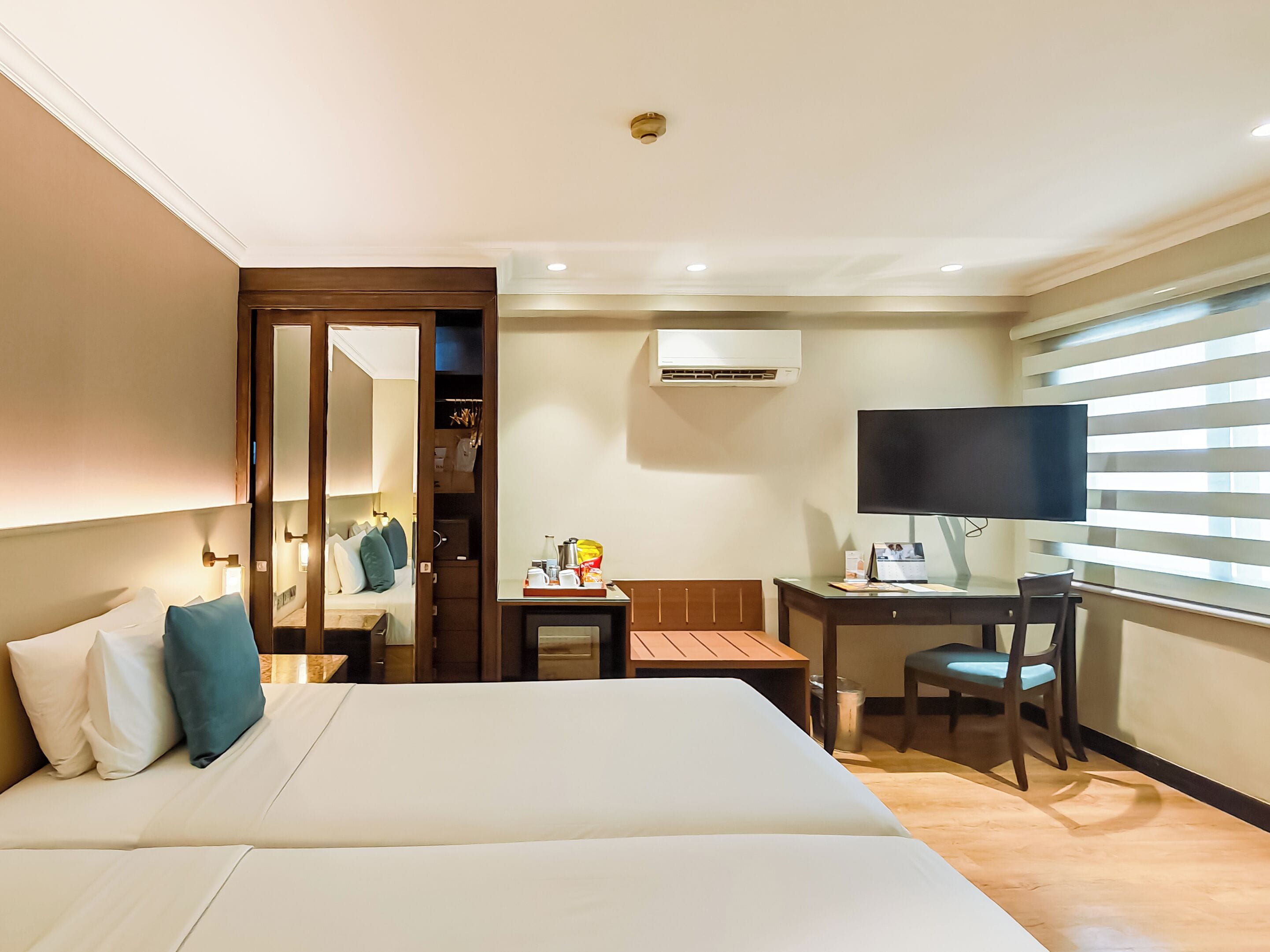 Premium bedding, minibar, in-room safe, desk