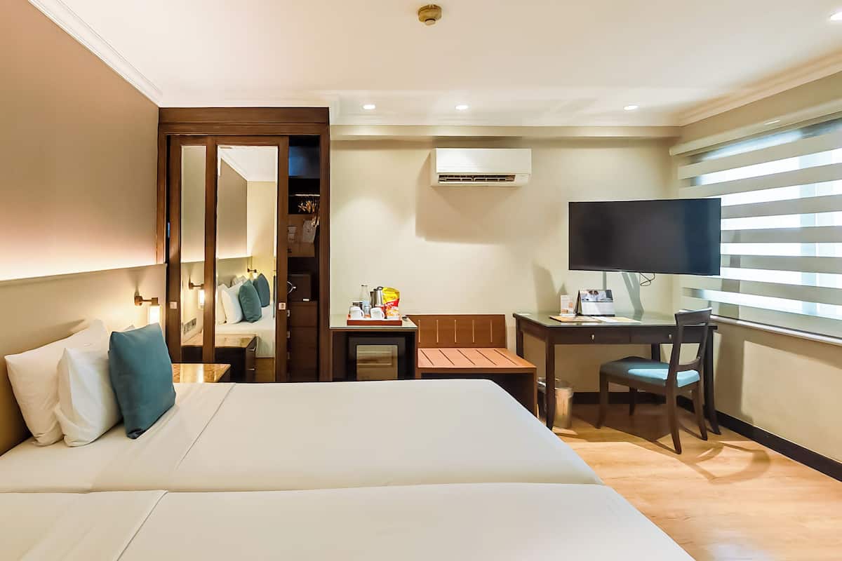 Superior Room (2 Beds) | Premium bedding, minibar, in-room safe, desk