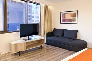 Premier Double Room, 1 Queen Bed | In-room safe, desk, blackout drapes, iron/ironing board - City Garden Hotel Makati (Makati)