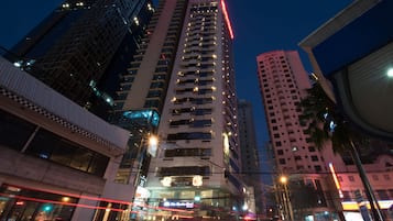 住宿正面 (夜晚)
