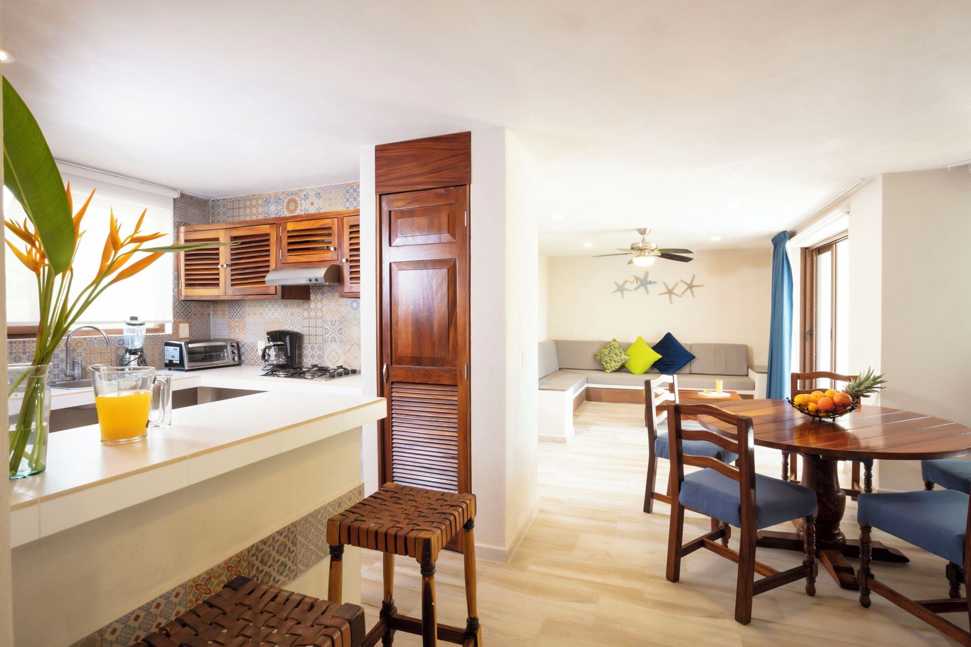 family suite, 3 bedrooms | private kitchen | coffee/tea maker