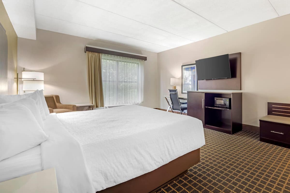 Meja, ruang kerja komputer riba, langsir/tirai gelap terus