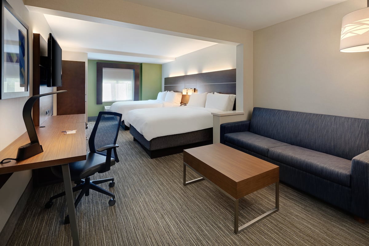 Standard Room, Berbilang Katil | Peti besi dalam bilik, meja, seterika/papan seterika