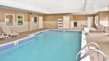 Indoor pool, sun loungers