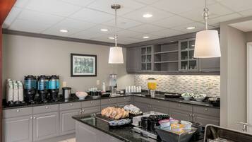 Desayuno continental incluido todos los días