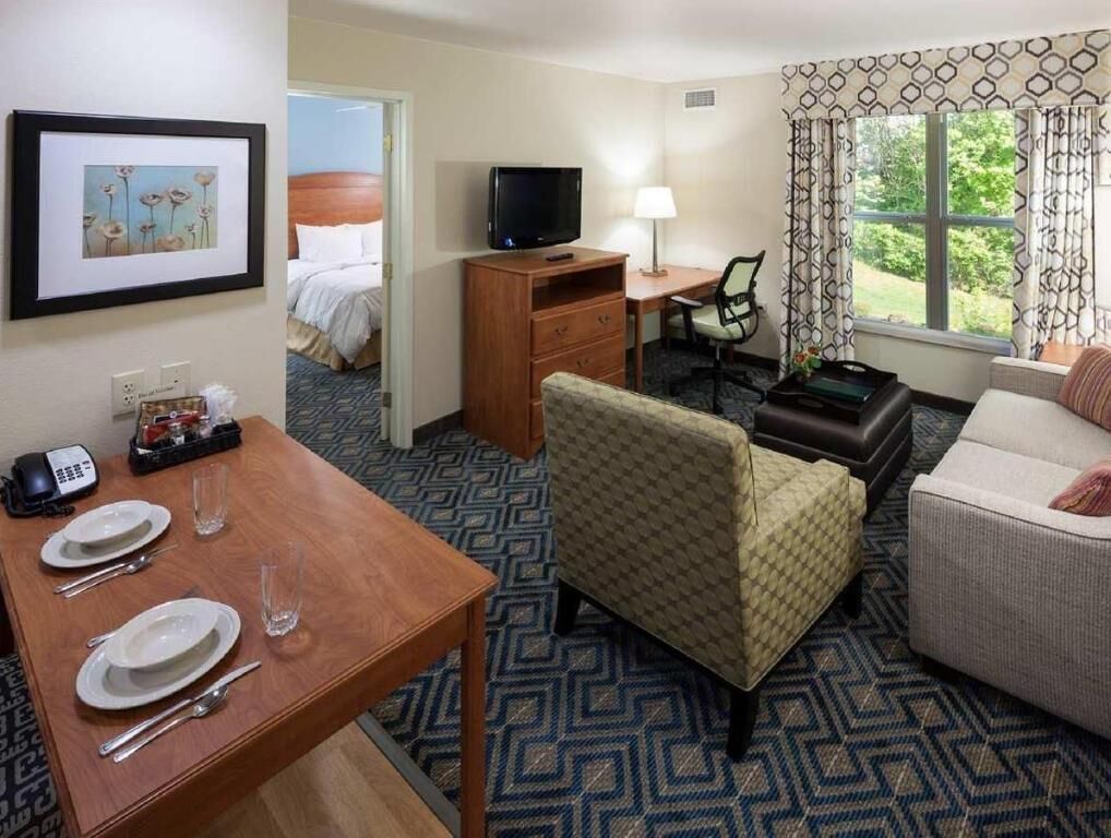In-room safe, iron/ironing board, free WiFi, bed sheets