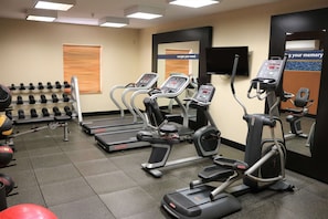 Fitness facility - Hampton Inn & Suites Fremont (Fremont)