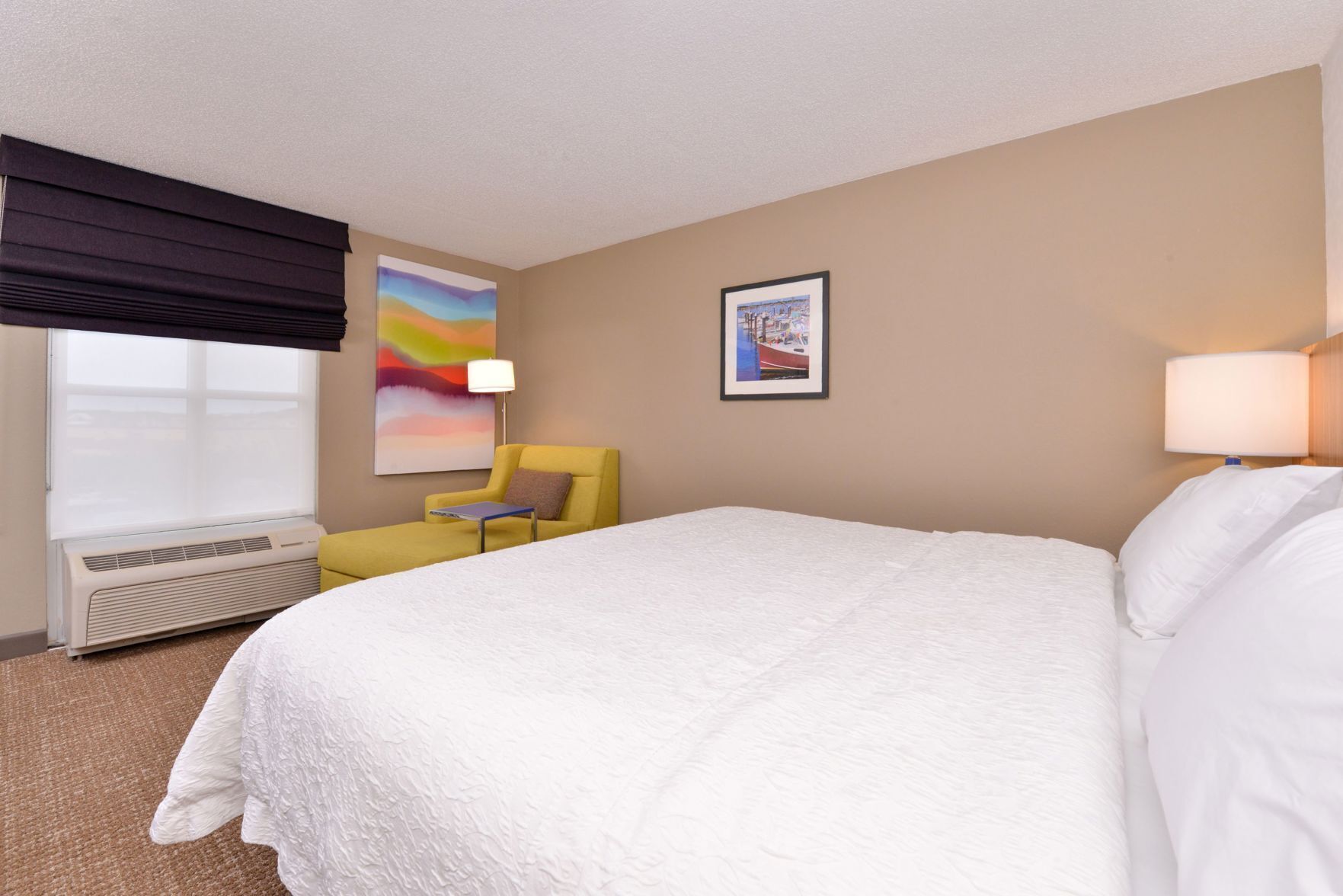 Down duvets, in-room safe, desk, blackout curtains