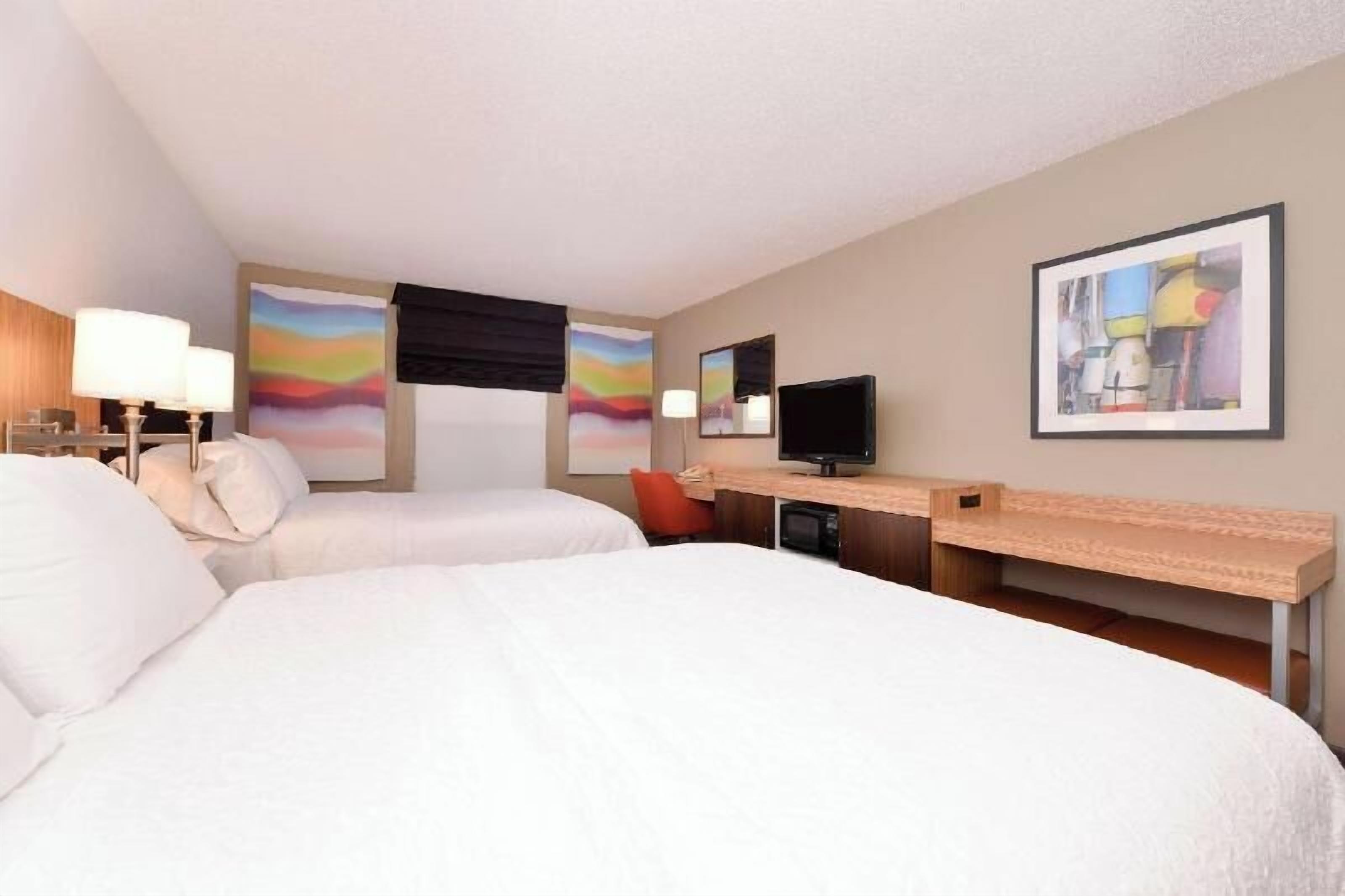 Down duvets, in-room safe, desk, blackout curtains