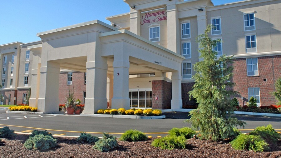 Hampton Inn & Suites Plymouth