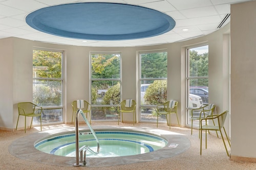 Hampton Inn & Suites Plymouth