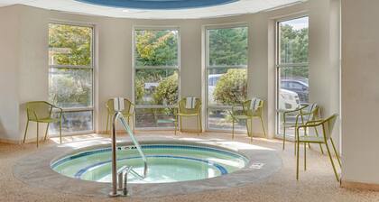 Hampton Inn & Suites Plymouth