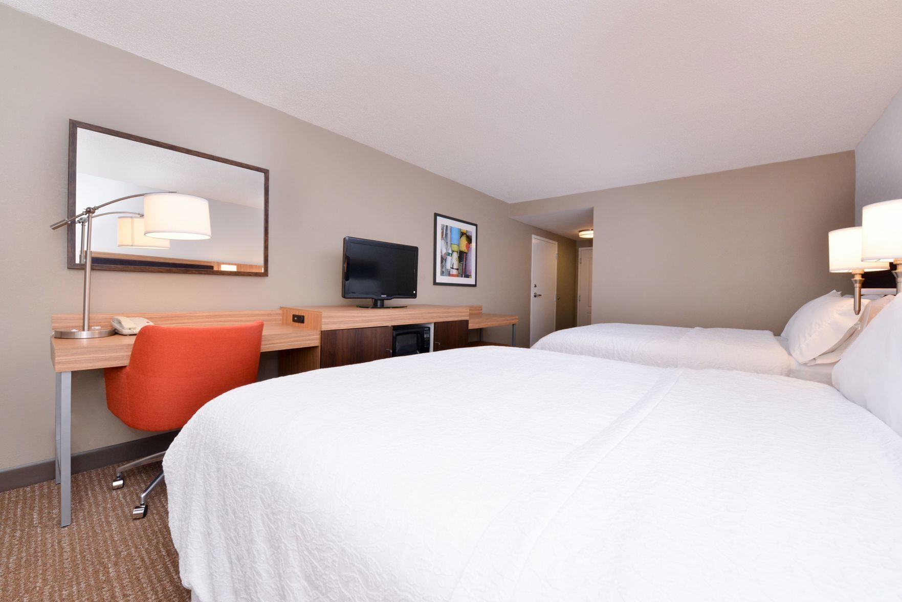Down duvets, in-room safe, desk, blackout curtains