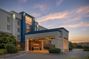 Exterior - Hampton Inn & Suites Plymouth (Plymouth)