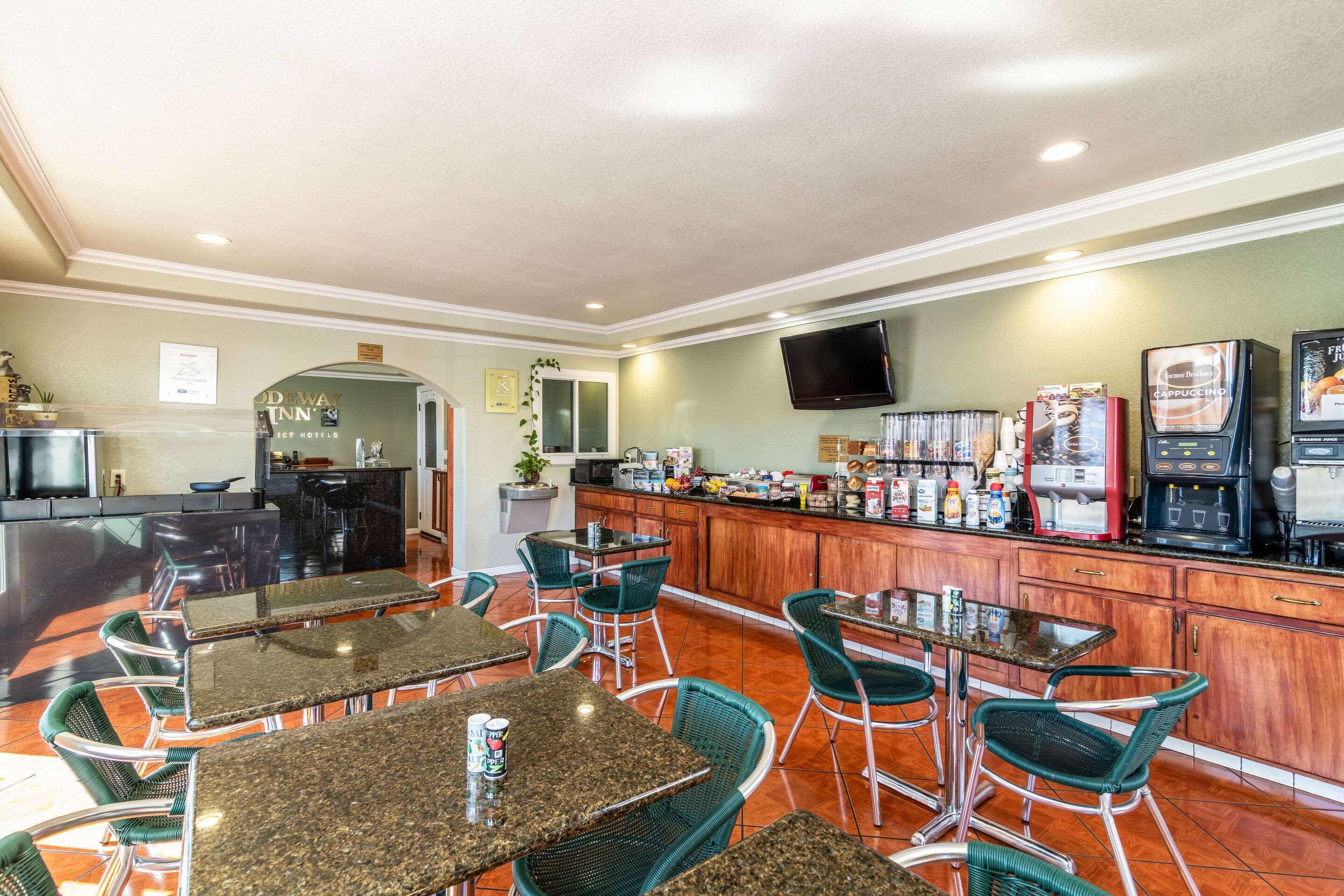 Free daily buffet breakfast