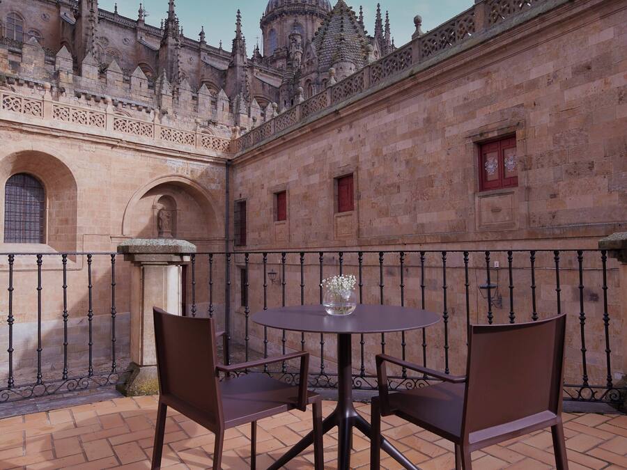 Superior Twin kamer | Hypoallergeen beddengoed, een minibar, een kluis op de kamer, een bureau