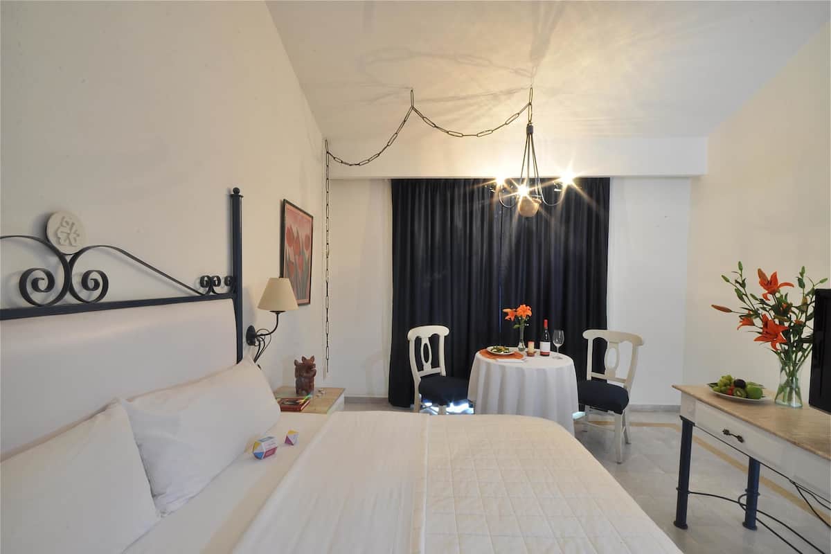 Desk, iron/ironing board, free WiFi