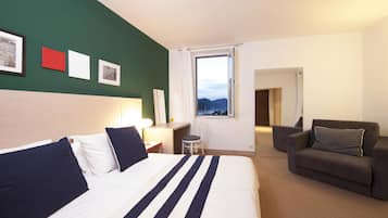 Superior Double Room, Sea View | Tempur-Pedic beds, minibar, in-room safe, desk