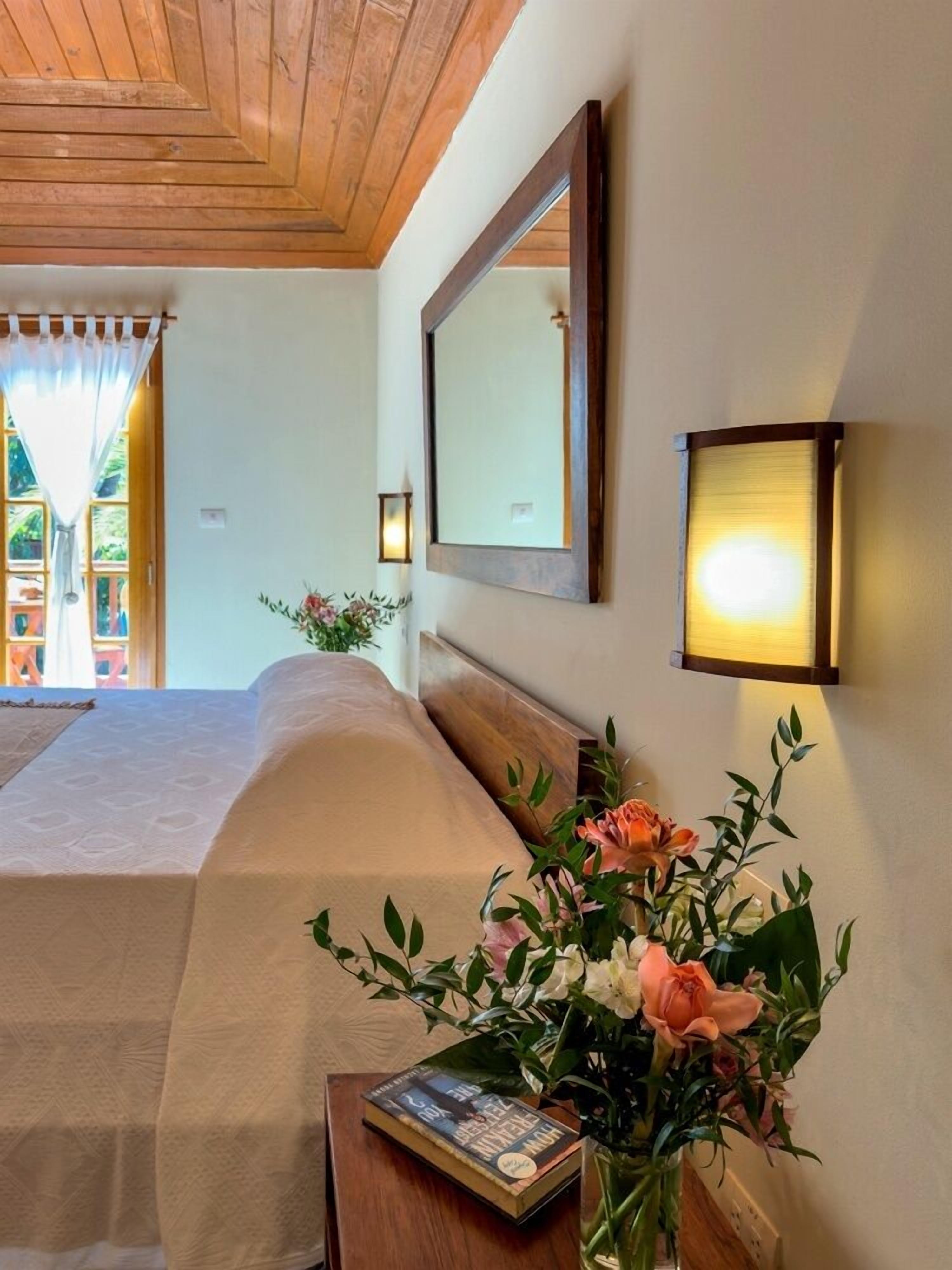 standard room, 1 king bed, patio, ground floor | hypo-allergenic bedding, minibar, in-room safe, desk