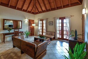 Executive Suite, 1 Bedroom, Kitchen, Marina View | Living area | Flat-screen TV
