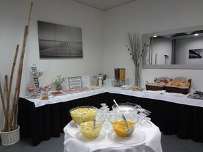 Breakfast buffet - Hotel Windsor (Funchal)