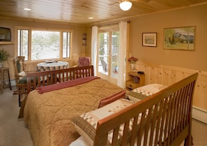 Deluxe Room, 1 Queen Bed, Balcony, Lake View (Eagle Room) | 1 bedroom, individually decorated, individually furnished, desk - Kiwassa Lake Bed & Breakfast (Saranac Lake)