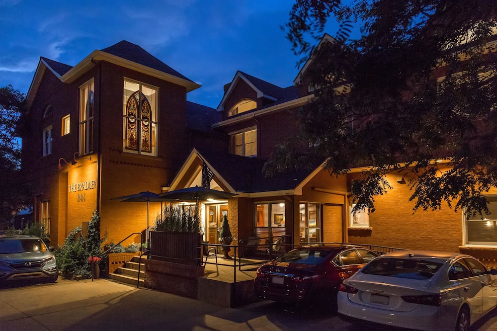 Bradley Boulder Inn