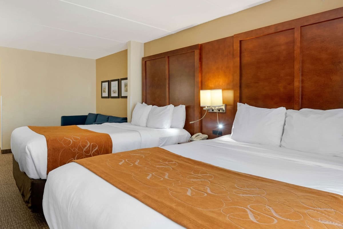 In-room safe, desk, laptop workspace, blackout drapes