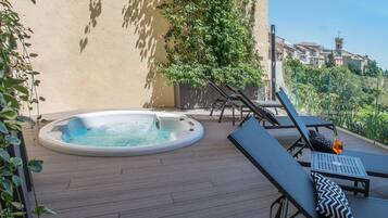 Bain à remous extérieur