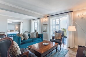 1 bedroom, minibar, in-room safe, rollaway beds - Romney Park Luxury Apartments (Cape Town)