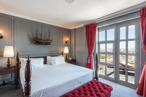 1 bedroom, minibar, in-room safe, rollaway beds - Romney Park Luxury Apartments (Cape Town)