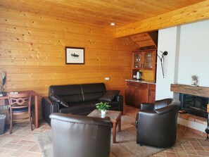 Nhà Duplex tiện nghi đơn giản, 1 giường cỡ king, quang cảnh công viên | 1 phòng ngủ, minibar, két bảo mật tại phòng, bàn 