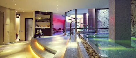 Couples treatment room(s), sauna, hot tub, steam room, body treatments