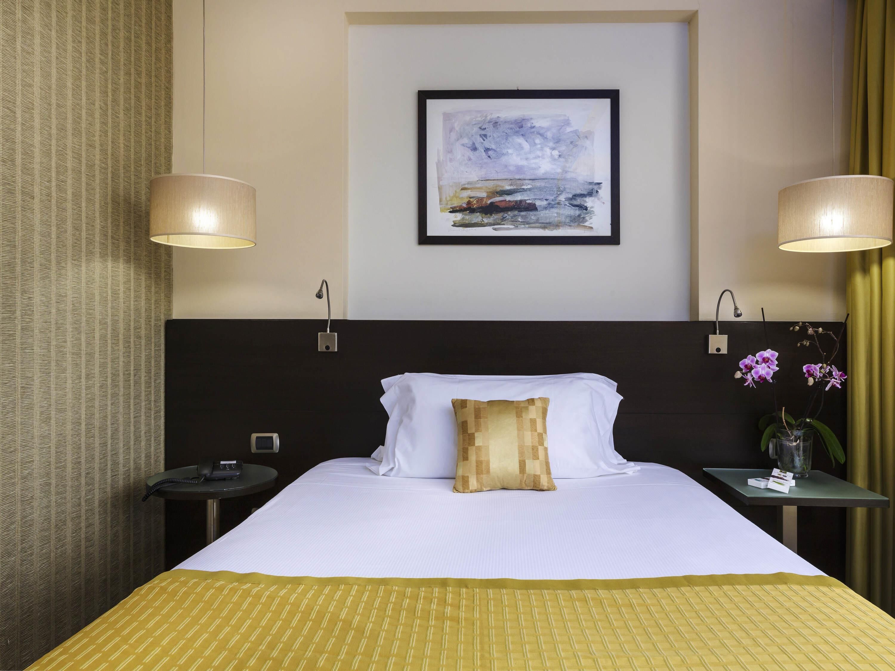 标准房, 1 张单人床 | 防过敏的被褥、迷你吧、客房内保险箱、办公桌