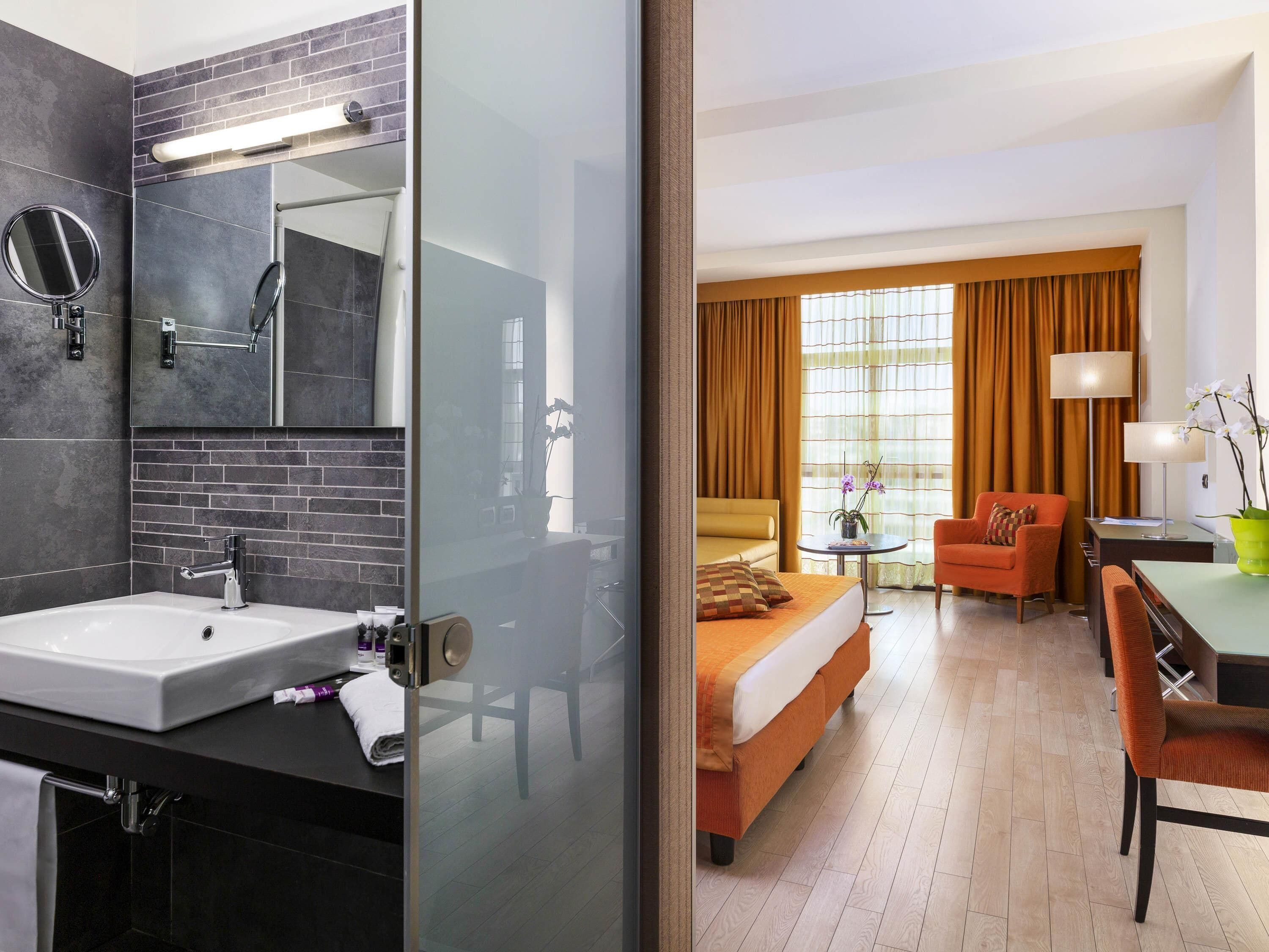 エグゼクティブ ルーム ダブルベッド 1 台 | 低刺激性寝具、ミニバー、セーフティボックス (室内)、デスク